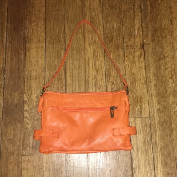 Leather crossbody bag - Picture 3 of 5